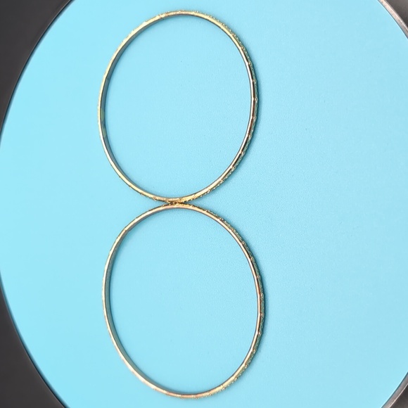 2 Gold Toned Textured Pattern Bangle Jingle Bracelets - Picture 5 of 8